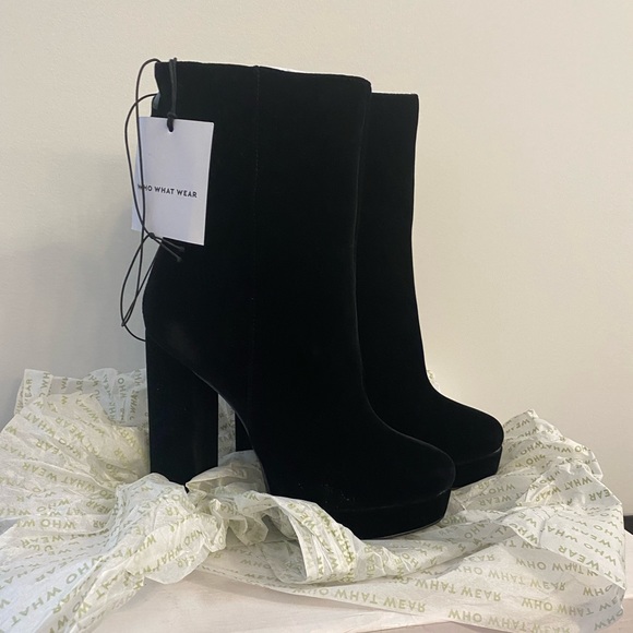 Who What Wear Shoes - 😍NWT BNIB WHO WHAT WEAR BLK Velvet Heeled Boots😍